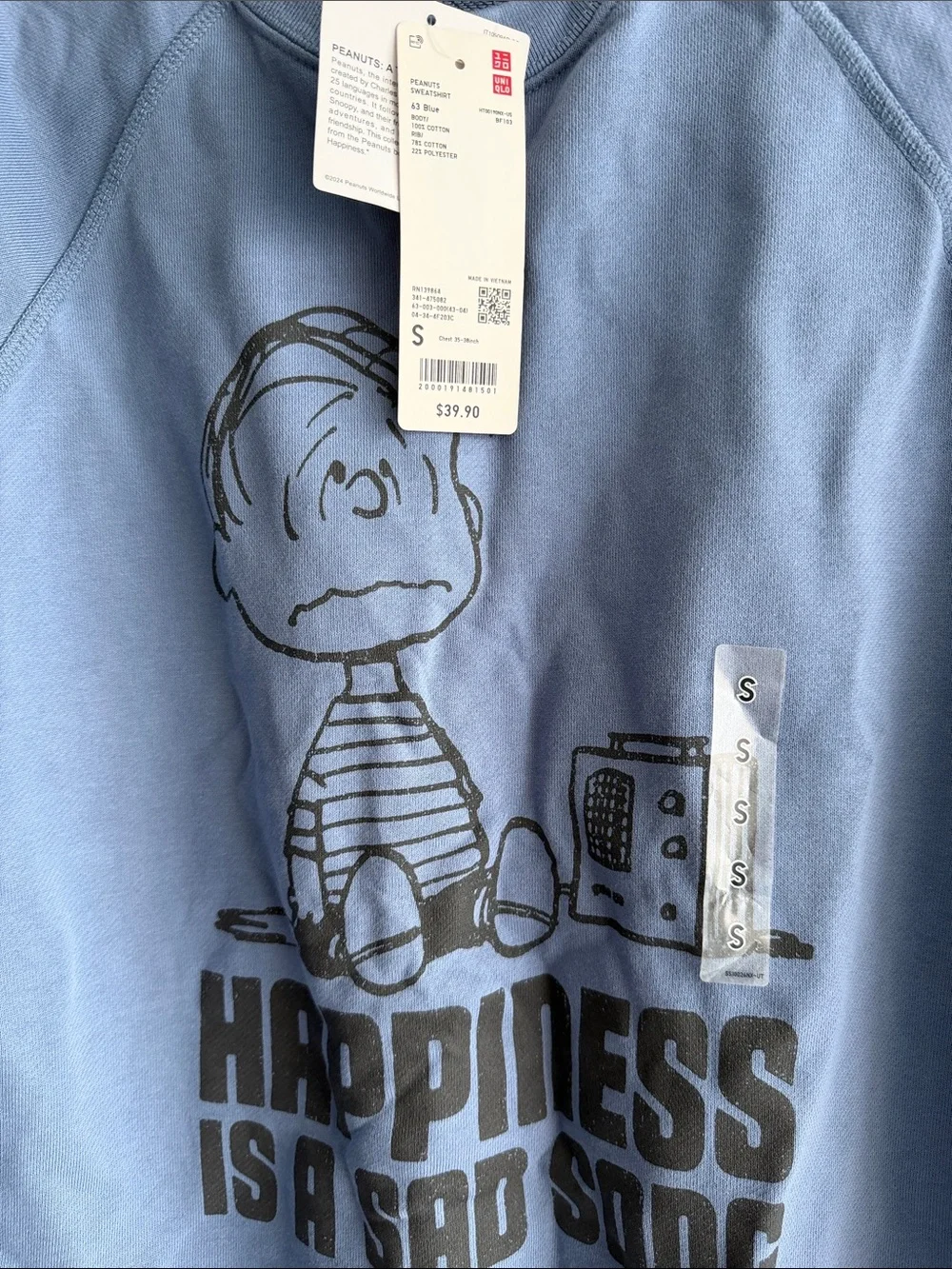 Uniqlo crewneck peanuts